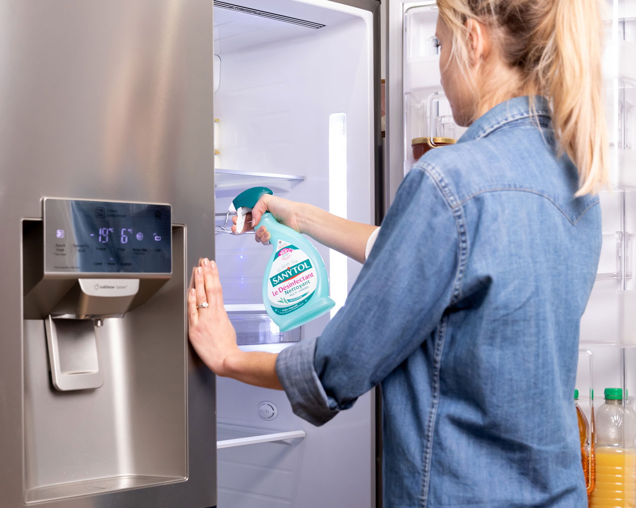 Hygiène : cette erreur inquiétante que l'on fait tous en nettoyant son frigo  - Voici