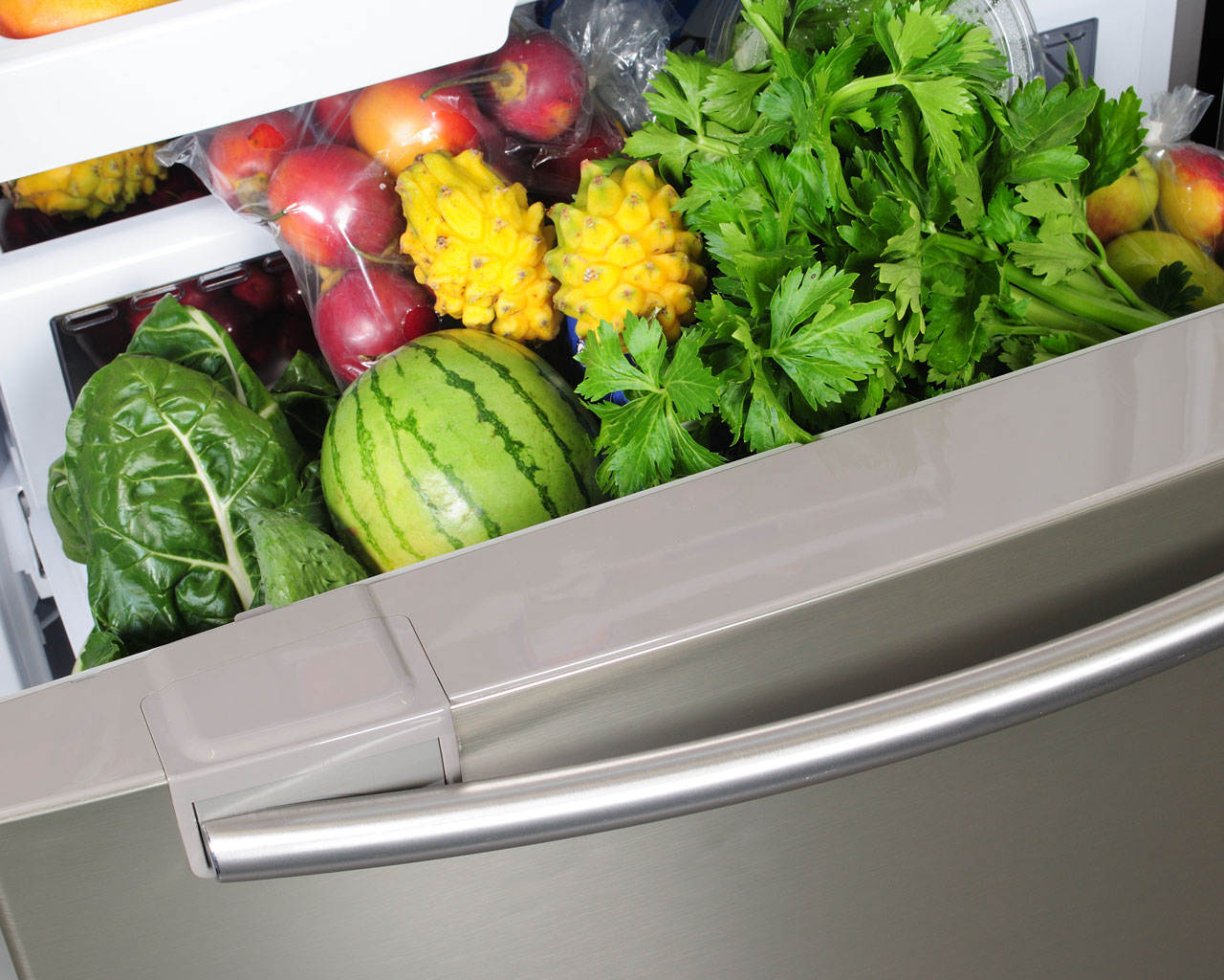 Comment enlever une mauvaise odeur dans un frigo ?