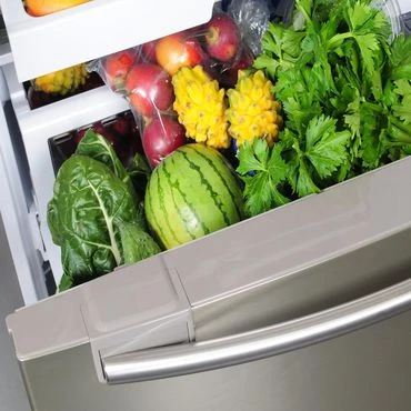 D’où viennent les mauvaises odeurs dans le frigo ?